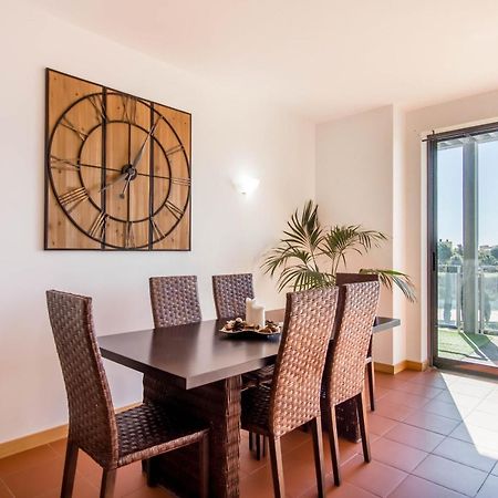 Superbe Appartement Spacieux Avec Terrasse Vue Piscine ヴィラモウラ エクステリア 写真